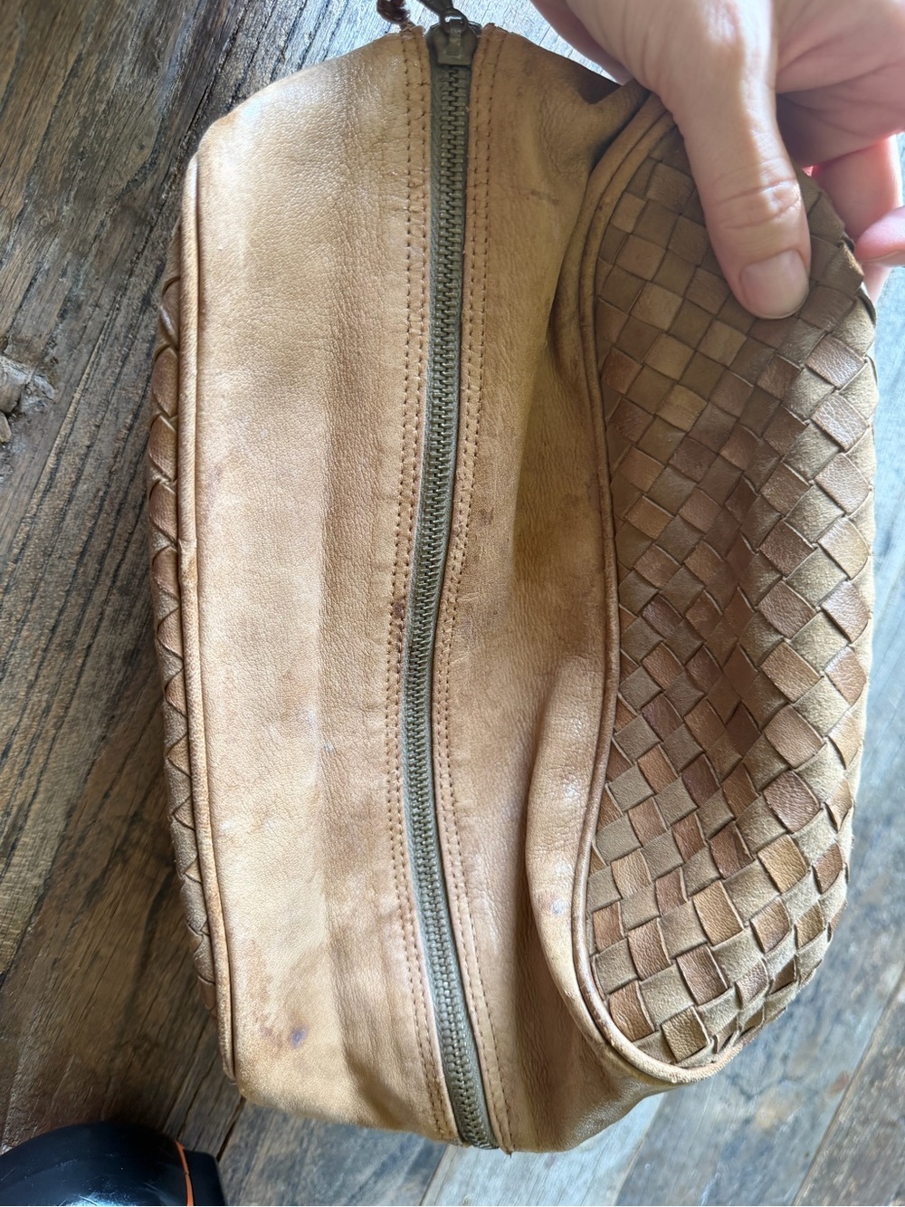 Bottega Veneta Woven Leather Zip Pouch in Tan, UNISEX/ Men’s Toiletry Bag. - Picture 2 of 10